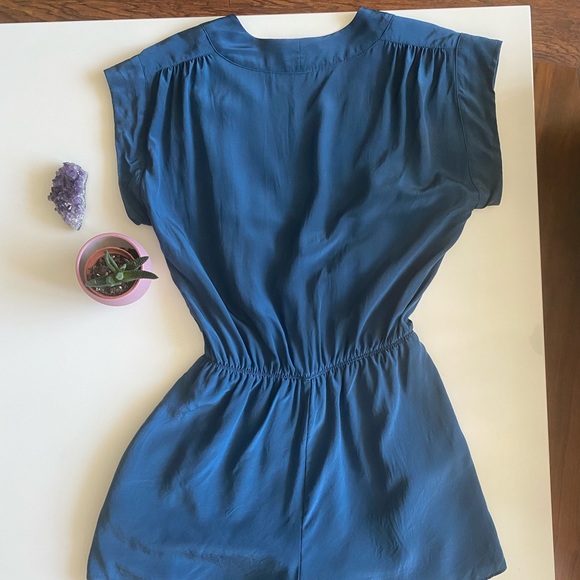NWOT Aritzia Babaton Corbett Silk Romper in Blue - Picture 8 of 9